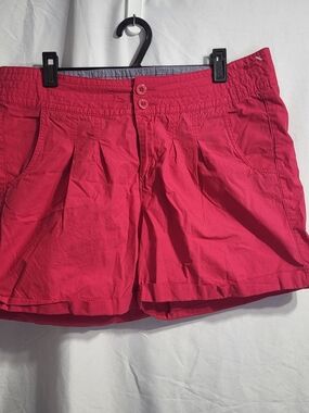 Pleated Pink Women’s Bermuda Shorts with Button Waist, Size 12